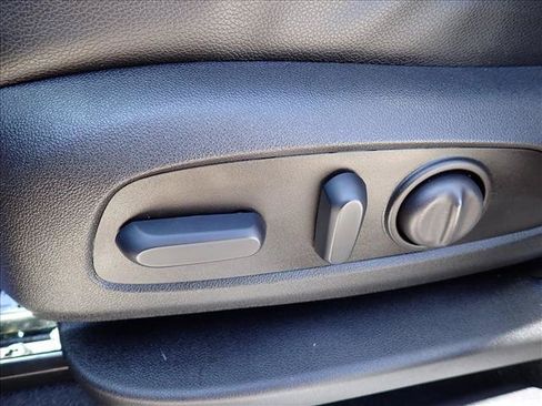 Used 2024 Chevrolet Equinox RS FWD image 13