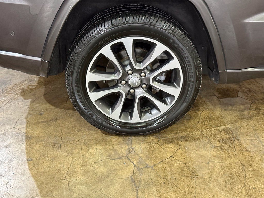 Used 2018 Jeep Grand Cherokee Overland AWD/4WD image 6