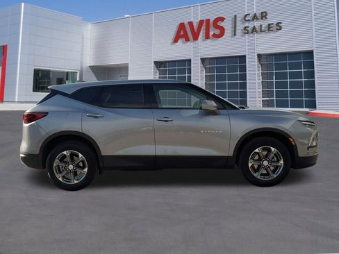 Used 2025 Chevrolet Blazer LT FWD image 5