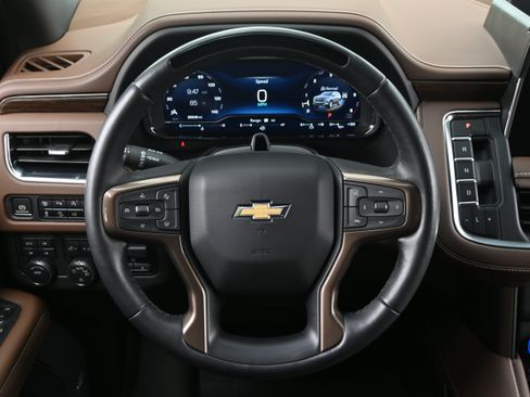 Used 2023 Chevrolet Tahoe High Country w/ Advanced Technology Package AWD/4WD image 17