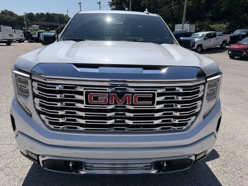 Used 2023 GMC Sierra 1500 Denali w/ Denali Reserve Package AWD/4WD image 2