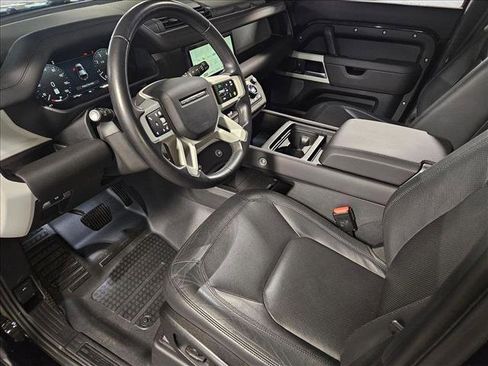 Used 2024 Land Rover Defender 110 S image 10