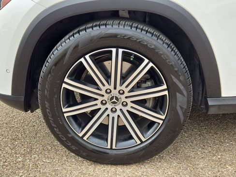 Used 2024 Mercedes-Benz GLE 450 4MATIC image 11