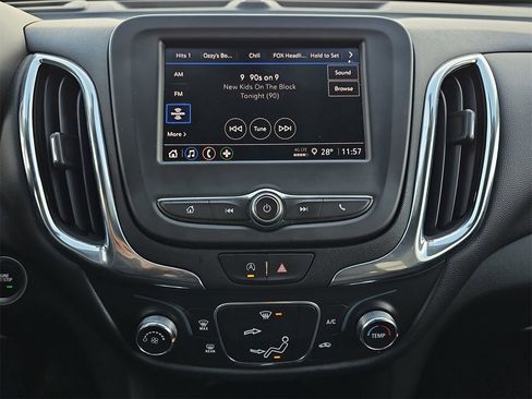 Used 2023 Chevrolet Equinox LT image 20