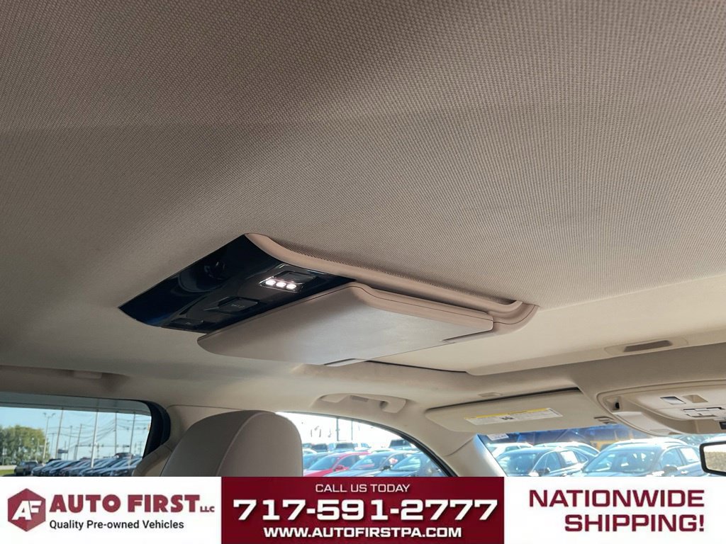 Used 2015 Cadillac Escalade Luxury AWD/4WD image 18
