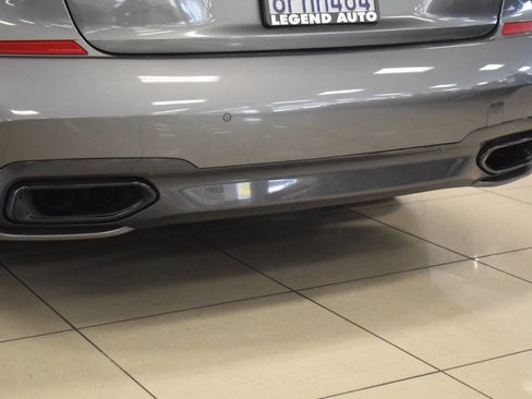 Used 2018 BMW 750i image 27