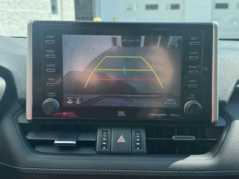 Used 2019 Toyota RAV4 Limited FWD image 21