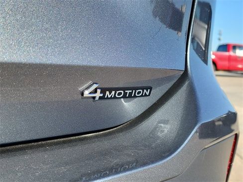 New 2025 Volkswagen Tiguan SE image 4