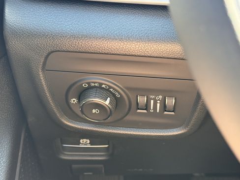 New 2026 Jeep Grand Cherokee L Limited AWD/4WD image 11