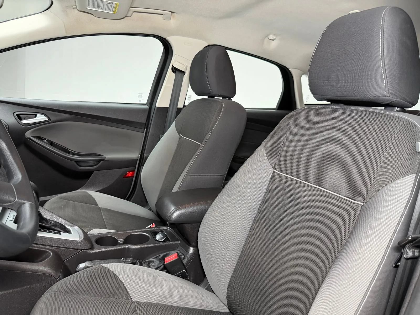 Used 2014 Ford Focus SE FWD image 33