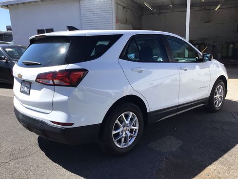Used 2023 Chevrolet Equinox LS FWD image 4