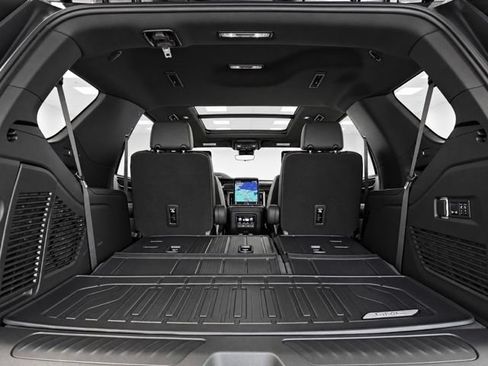 Used 2025 GMC Yukon Elevation w/ Elevation Premium Package AWD/4WD image 16