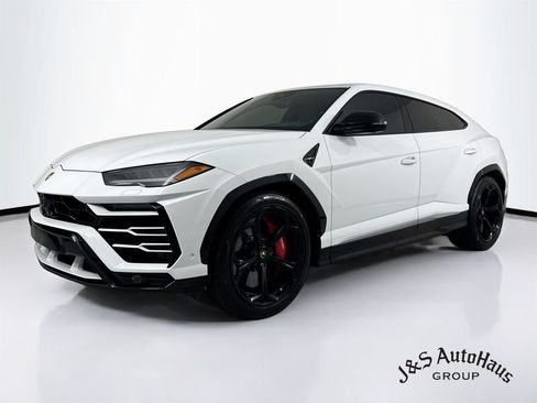 Used 2019 Lamborghini Urus AWD/4WD image 3