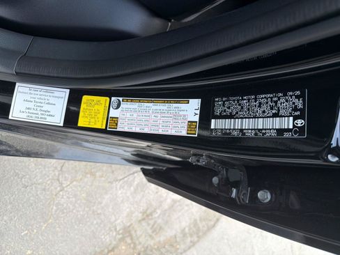 Used 2026 Toyota Prius Plug-In Hybrid w/ Limited Premium Package FWD image 28