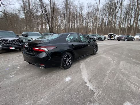 Used 2023 Toyota Camry SE image 16