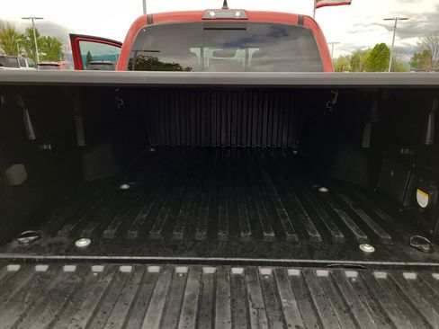 Used 2022 Toyota Tacoma TRD Off-Road w/ Technology Package image 27