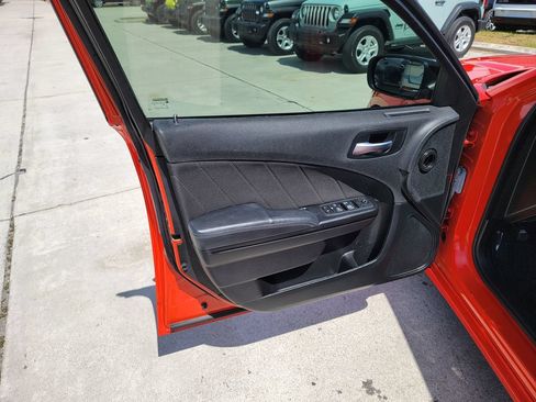 Used 2021 Dodge Charger SXT w/ Blacktop Package RWD image 10
