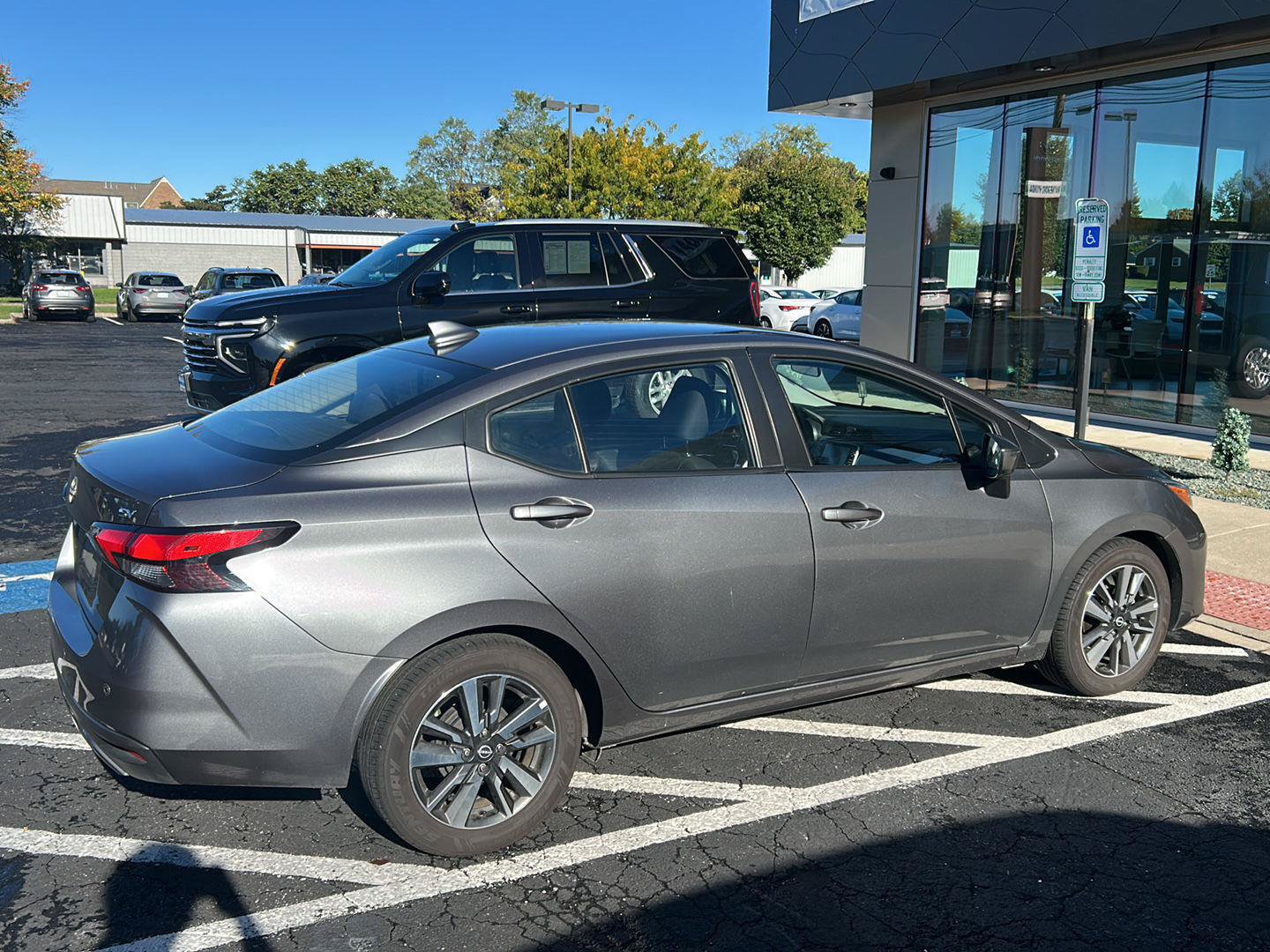 Used 2024 Nissan Versa SV FWD image 8