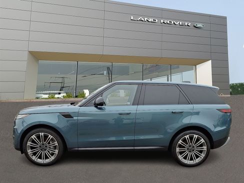 Used 2024 Land Rover Range Rover Sport SE image 6