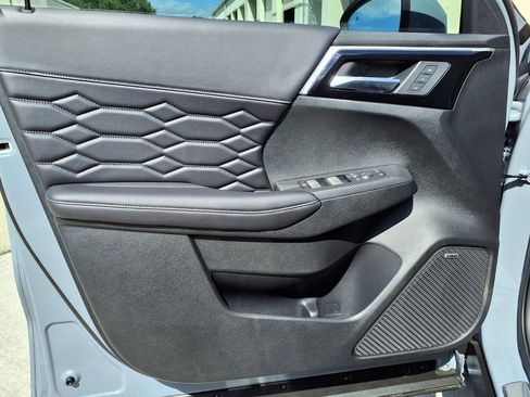 Used 2026 Mitsubishi Outlander SEL FWD image 14