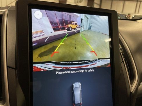 Used 2021 Ford Edge SEL image 20