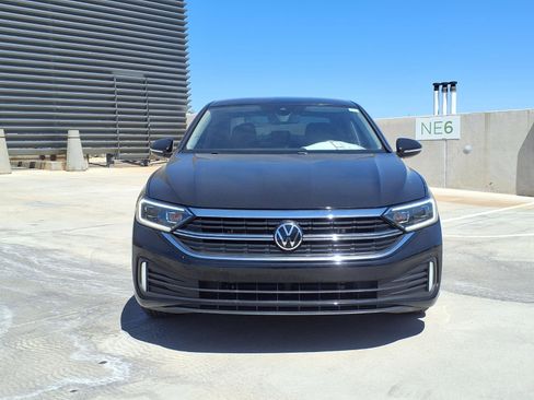 Used 2024 Volkswagen Jetta SEL FWD image 2