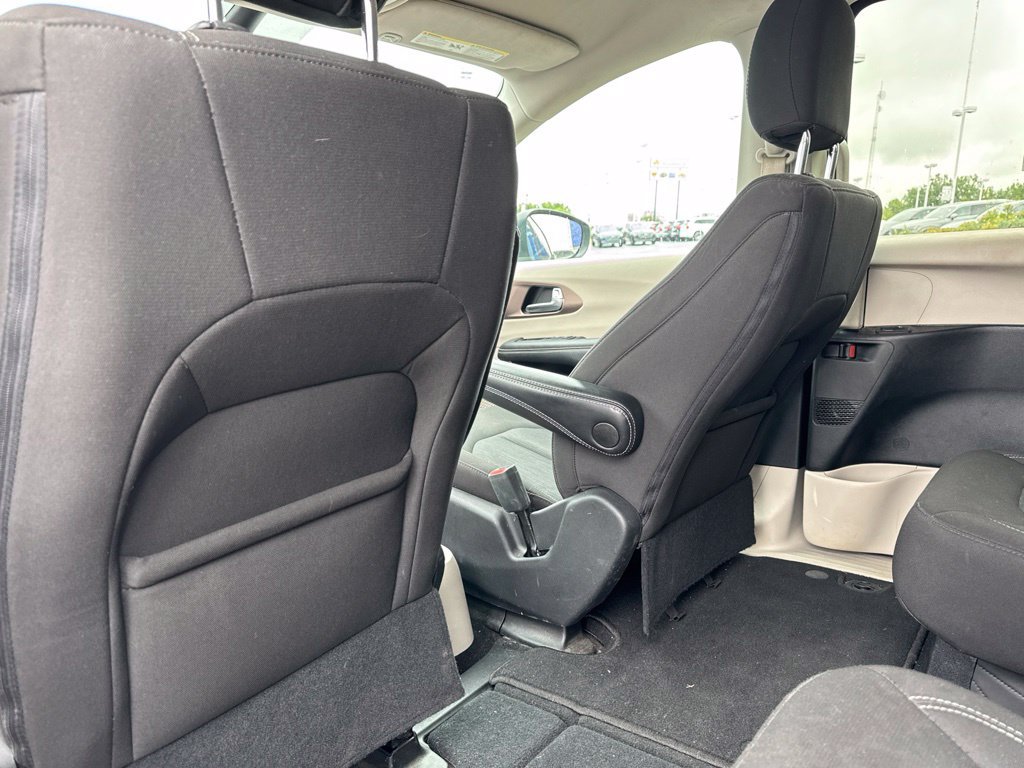 Used 2024 Chrysler Voyager LX FWD image 21