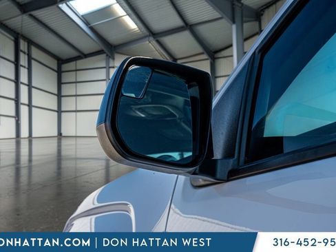 Used 2022 GMC Canyon AT4 image 27