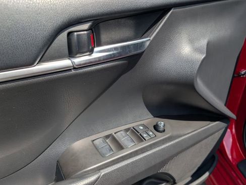 Used 2023 Toyota Camry SE FWD image 15
