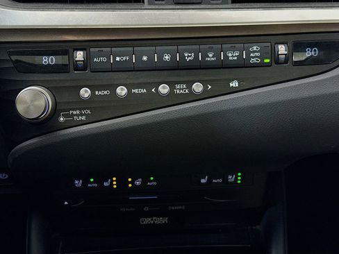 Used 2021 Lexus ES 300h w/ Premium Package image 15