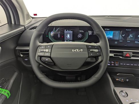 New 2026 Kia Sportage LX image 18