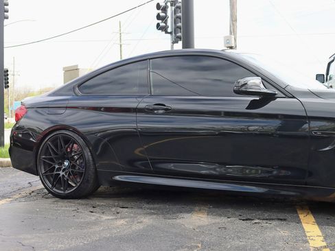 Used 2018 BMW M4 Coupe RWD image 3