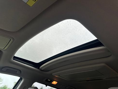 Used 2016 Honda Odyssey Touring Elite image 6