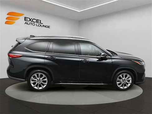 Used 2022 Toyota Highlander Limited image 47
