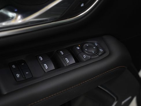 Used 2024 GMC Yukon XL AT4 w/ Technology Package image 21