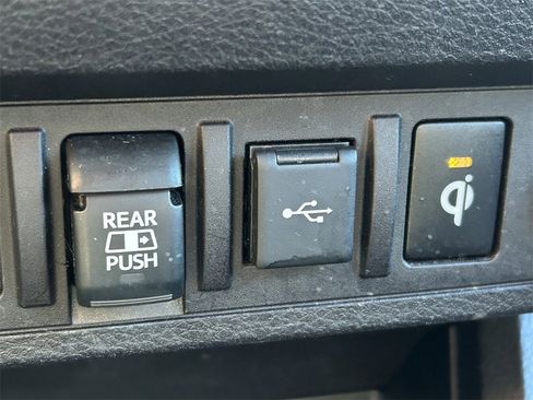 Certified 2021 Toyota Tacoma TRD Off-Road image 27