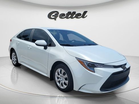 Certified 2025 Toyota Corolla LE FWD image 5