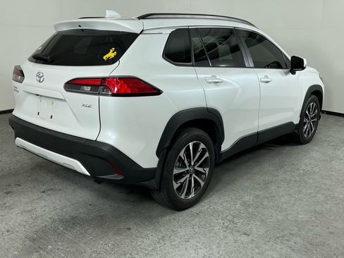 Used 2022 Toyota Corolla Cross XLE w/ Convenience Package image 3