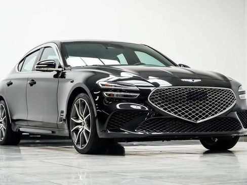 Used 2023 Genesis G70 3.3T RWD image 4