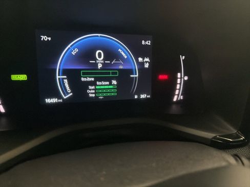 Used 2025 Toyota Camry SE w/ Convenience Package image 7