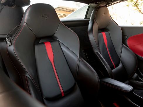 Used 2019 McLaren 570S Spider RWD image 23