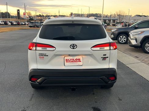 Certified 2023 Toyota Corolla Cross XSE image 5