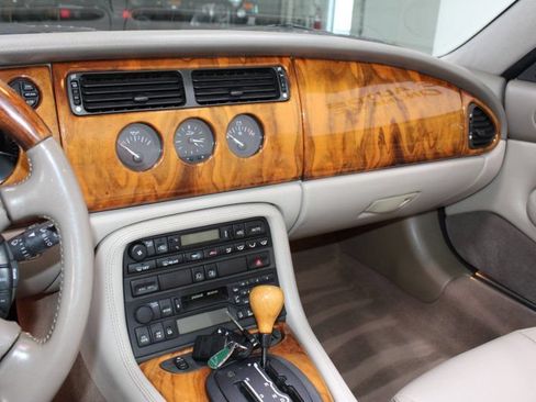 Used 1999 Jaguar XK8 Convertible RWD image 27