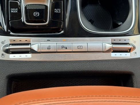 Used 2024 Kia Carnival SX Prestige image 17