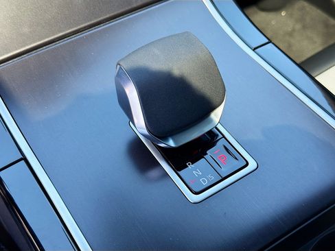 New 2026 Land Rover Range Rover Velar Dynamic SE image 28