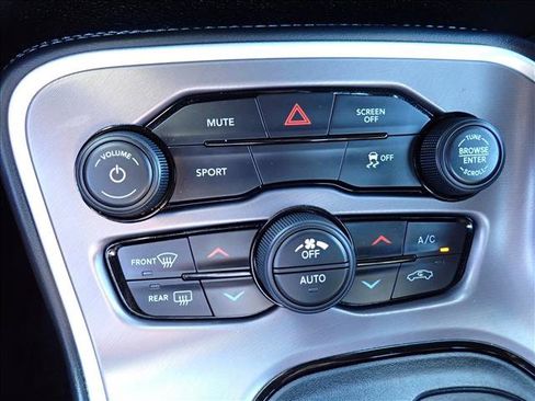 Used 2022 Dodge Challenger SXT RWD image 16