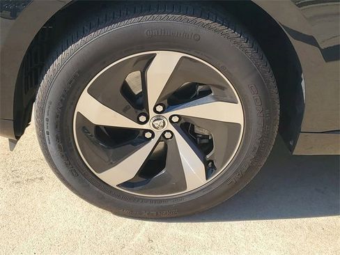 Used 2024 Jaguar F-PACE R-Dynamic S image 11