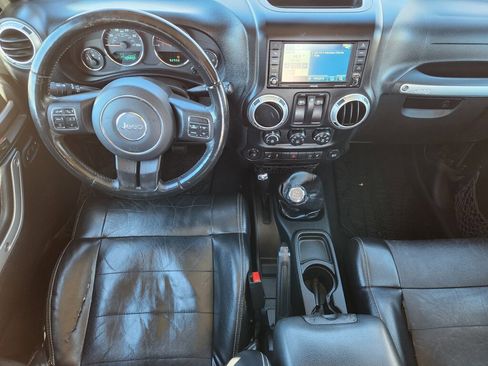 Used 2012 Jeep Wrangler Rubicon w/ PWR Convenience Group image 9