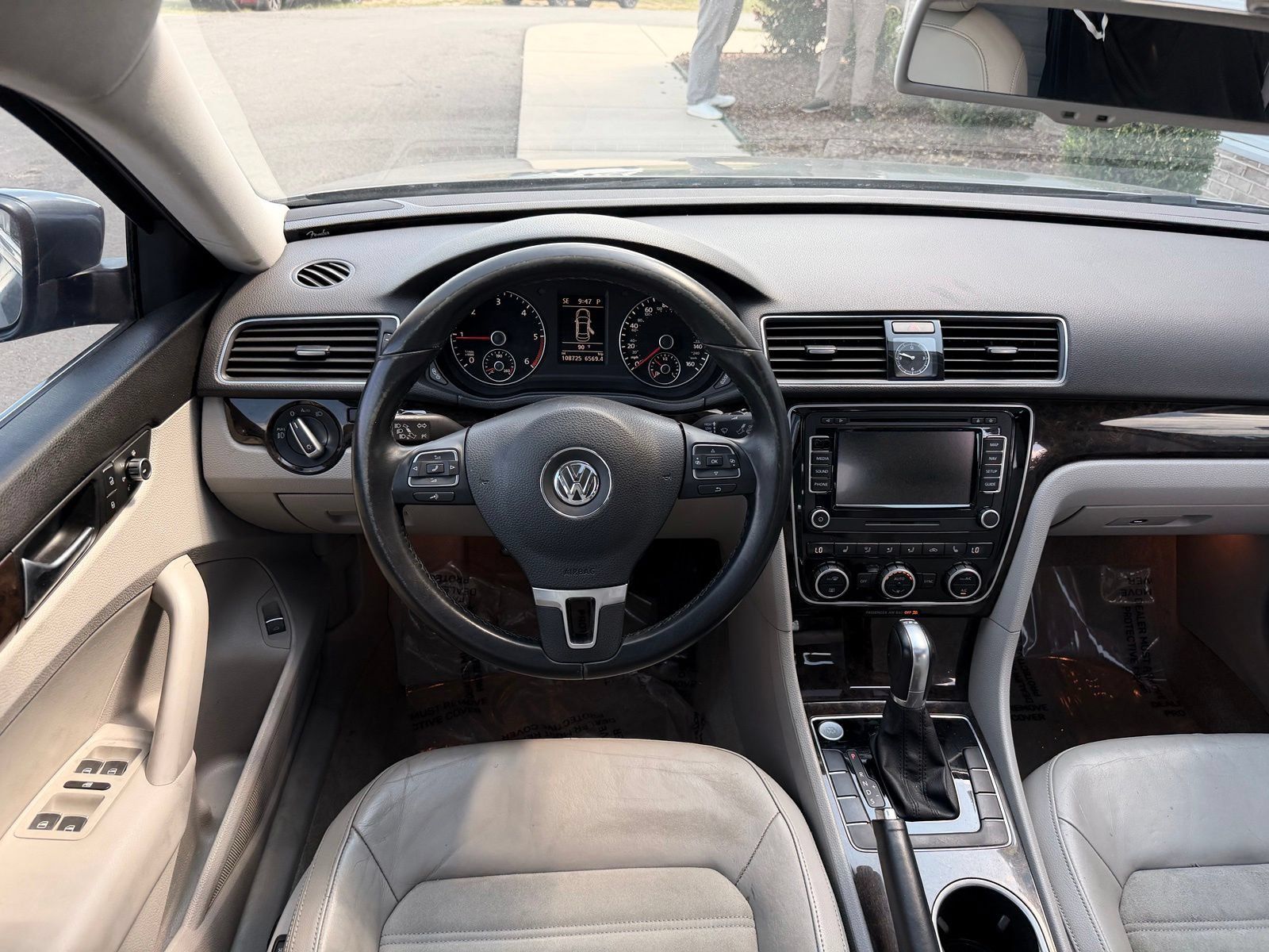 Used 2015 Volkswagen Passat TDI SEL Premium FWD image 30