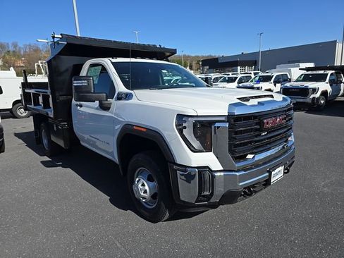 New 2025 GMC Sierra 3500 Pro w/ Convenience Package image 7
